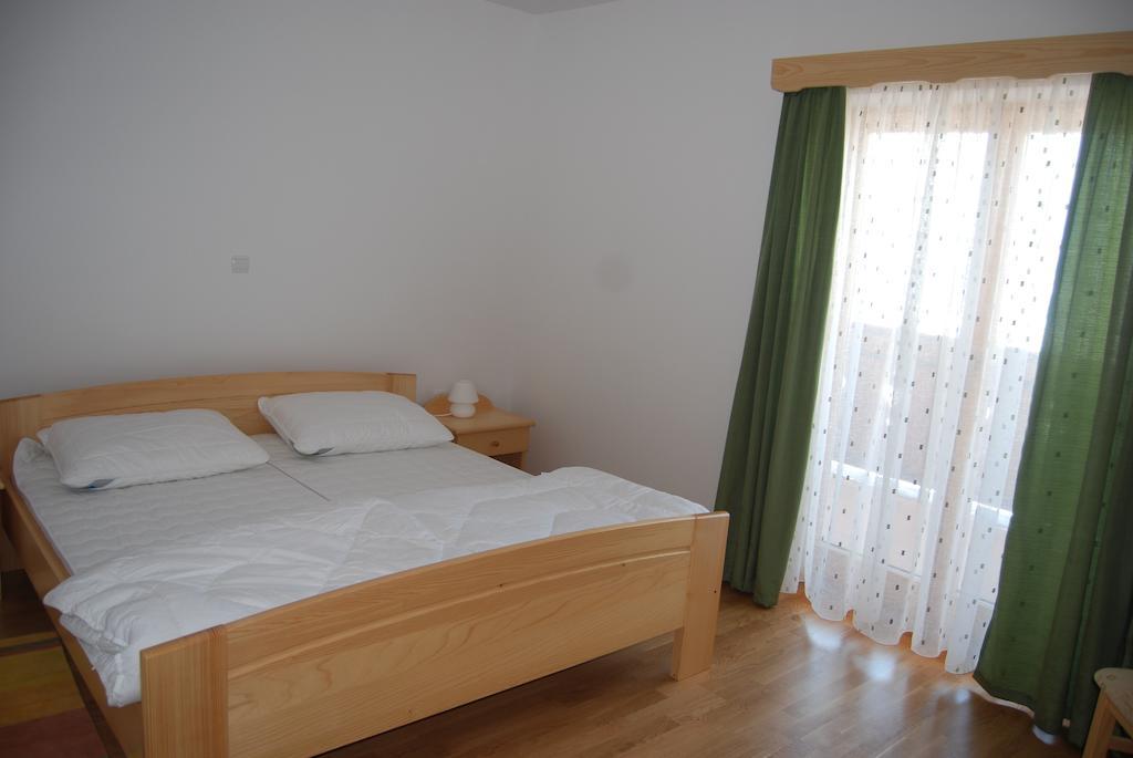 Apartments Organic Tourist Farm Jeglijenk Sentjanz pri Dravogradu Room photo