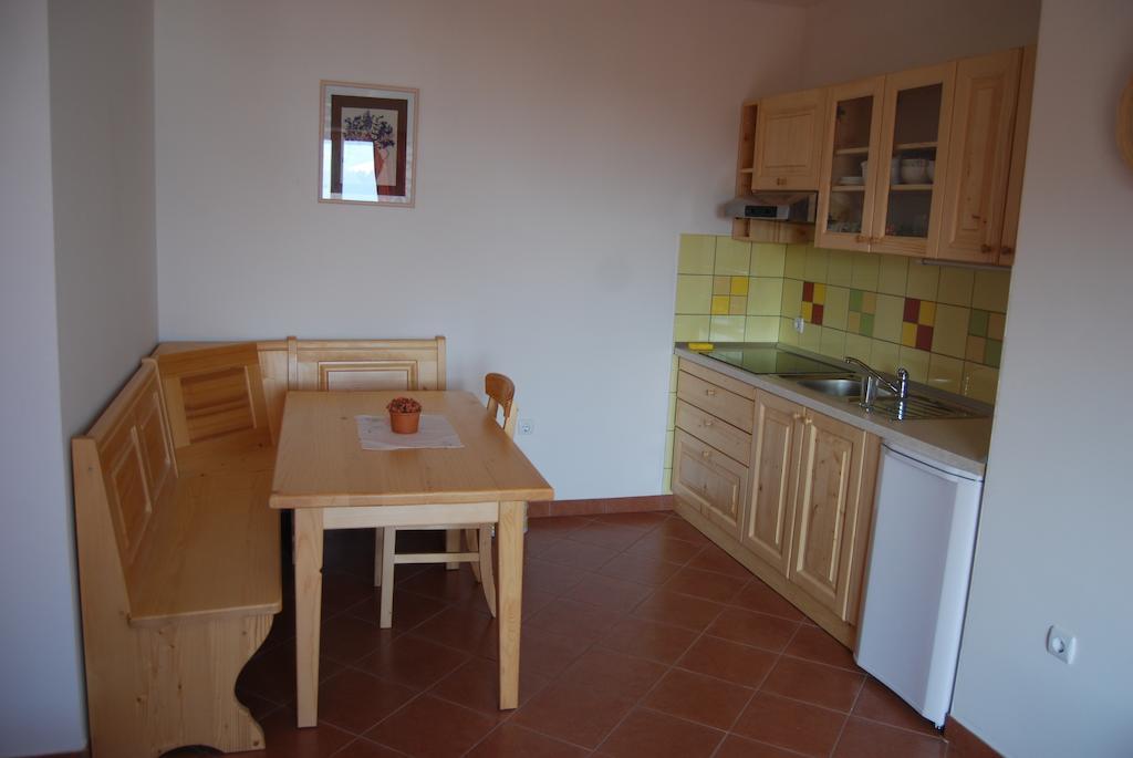 Apartments Organic Tourist Farm Jeglijenk Sentjanz pri Dravogradu Room photo